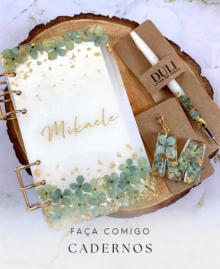 Aula Faça Comigo: cadernos personalizados em resina